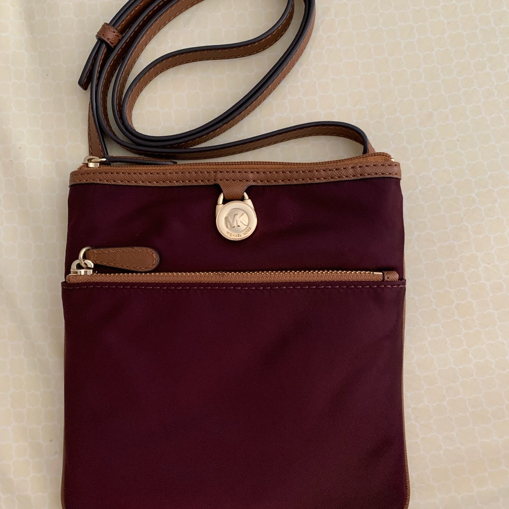 Michael Kors Kempton Small Crossbody